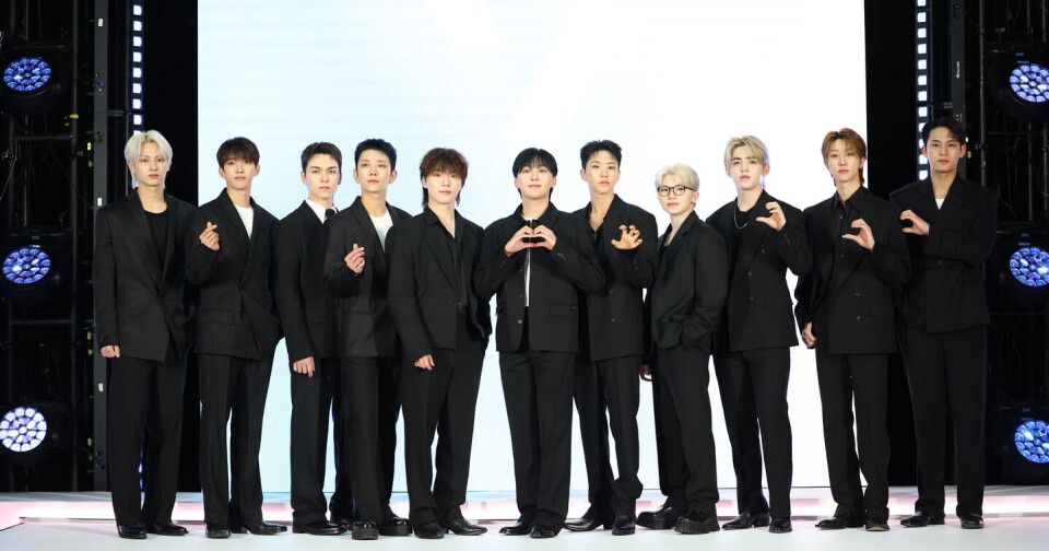 Boy band Seventeen to hold 10th 'Carat Land' meet and greet event Boy band Seventeen to hold 10th 'Carat Land' meet and greet event