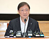Lee Chan-jin, governor of the Financial Supervisory Service, in a press conference on March 26 in western Seoul [YONHAP]