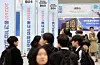 Job seekers are seen at a job fair held at aT Center in Seocho District, southern Seoul on March 31. [YONHAP]