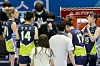 Lee Do-hee, then head coach of Hyundai Engineering & Construction Hillstate, gives instructions to her players during a match in Suwon on Jan. 26, 2021. [HYUNDAI E&C]