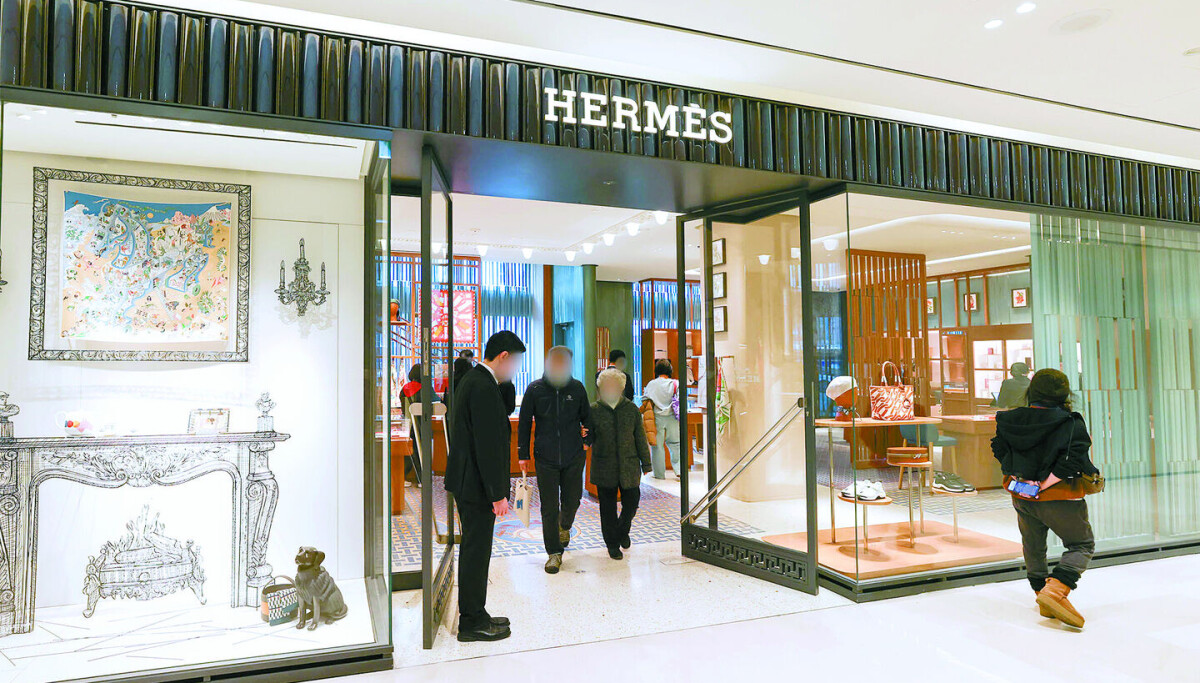 High Class Items Consumer demand splits between ultracheap goods and high-end luxury items