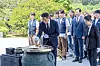 HD Hyundai Chairman Chung Ki-sun visited the Seoul National Cemetery on March 29, where he laid flowers and paid tribute to those who sacrificed their lives in service to the nation. [NEWS1]