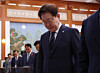 President Lee Jae Myung pays a silent tribute at the Cabinet meeting on June 2. [YONHAP]