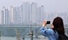View of apartments in Seoul on April 10. The average sales price of apartment unit in Seoul’s northern side of the Han River crossed 1.1 billion won ($740,000) for the first time amid tightened loan regulations and weak supply of housing rent. [NEWS1]