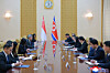 North Korean Foreign Minister Choe Son-hui, fifth from right, holds talks with Singaporean Foreign Minister Vivian Balakrishnan, fourth from left, during their meeting at the Assembly Hall in Pyongyang on May 26, in this photo released by the North's official Korean Central News Agency. [YONHAP]