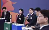 Financial Services Commission Chairman Lee Eog-won, center, speaks about measures to stabilize capital markets at a public-private presidential roundtable at the Blue House in central Seoul on March 18. [JOINT PRESS CORPS]