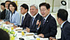 President Lee Jae Myung, second from right, speaks during a luncheon with 21 minor party and independent lawmakers at the Blue House in central Seoul on April 29. [YONHAP]