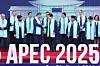 President Lee Jae Myung shakes hands with Chinese President Xi Jinping during a group photo session at the 2025 Asia-Pacific Economic Cooperation summit held at the Gyeongju Hwabaek International Convention Center on Nov. 1, 20025. [YONHAP]