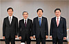 Financial Supervisory Service Gov. Lee Chan-jin, left, Bank of Korea Gov. Shin Hyun-song, second from left, Finance Minister Koo Yun-cheol, third from left, and Financial Services Commission Chairman Lee Eog-weon pose for a photo in Seoul on June 4. [YONHAP]