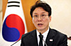 Prime Minister Kim Min-seok speaks during the fifth meeting of the emergency economic headquarters at the government complex in Seoul on April 15 to discuss the government's response to the Middle East crisis. [NEWS1]