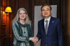 Foreign Minister Cho Hyun, right, shakes hands with U.S. Under Secretary of State for Political Affairs Allison Hooker in France on March 27. [MINISTRY OF FOREIGN AFFAIRS]