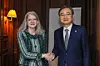 Foreign Minister Cho Hyun, right, shakes hands with U.S. Under Secretary of State for Political Affairs Allison Hooker in France on March 27. [MINISTRY OF FOREIGN AFFAIRS]