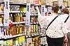 Customers shop for Korean tea products at a major supermarket in downtown Seoul on May 31. Amid a growing consumer boycott of Starbucks, the Korean government is moving to designate May 25 as National Tea Day as part of broader efforts to promote the consumption of domestically produced tea. The initiative gained momentum after the National Assembly passed the amendments on May 7, establishing a legal basis for government funding and support. [YONHAP]