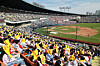 Spectators watch a baseball game between the SSG Landers and LG Twins at Jamsil Baseball Stadium in southern Seoul on April 12. [NEWS1]