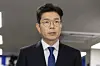 Seoul mayoral candidate Chong Won-o of the Democratic Party speaks to reporters in central Seoul after his election defeat on June 4. [NEWS1]