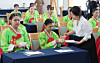 International students at Sookmyung Women’s University participate in a 'darye,' or a traditional Korean tea ceremony, on May 19, 2025. [YONHAP]