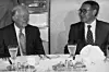 Lee Hong-koo, right, talks to former U.S. President Jimmy Carter during his visit to Korea on June 15, 1994. [YONHAP]