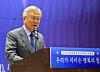Former President Moon Jae-in gives a speech at a ceremony held at the National Assembly in Yeouido, Yeongdeungpo District, western Seoul, on April 27. [YONHAP]