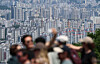 Seoul's apartments are seen from Mount Namsan on May 29. [NEWS1]