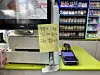 A notice at a convenience store in Yongsan District, central Seoul, informs customers on April 2 that purchases of pay-as-you-throw garbage bags are limited to one bundle per person. The store owner, who has been flooded with inquiries, also posted an official guidance letter from the Yongsan District Office to explain the localized shortage. [SEO JI-EUN]