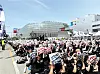 More than 30,000 Samsung Electronics employees gather at the company's Pyeongtaek chip plant in Gyeonggi on April 23, demanding greater transparency in the company's compensation structure. [LEE JAE-LIM]
