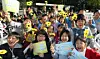 Participants attend the “Hello Sunfull Campaign and Rally,” hosted by Gangnam District in the fall of 2008 to combat malicious online comments, at the fountain plaza at Coex in Samseong-dong, southern Seoul. [Kim Sung-ryong]