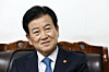 Unification Minister Chung Dong-young, during a meeting with the head of the Korean Conference of Religion for Peace on April 23 [NEWS1]
