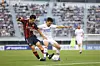 Korean professional footballer Lee Ki-je, right, who plays for the Mes Rafsanjan FC of the Iran Pro League, is seen during a match at Suwon Sports Complex in Suwon, Gyeonggi in this file photo [JOONGANG ILBO]