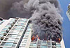 Fire breaks out in an apartment building in Uiwang, Gyeonggi, on April 30. [NEWS1]