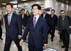 Former Labor Minister Kim Moon-soo attends a trial at the Seoul Central District Court in Seocho District, southern Seoul, on April 24. [JOINT PRESS CORPS]