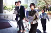 Members of a special investigation committee on the 2022 Itaewon disaster enter the Seoul Western District Prosecutors’ Office to submit a complaint against the head of the Yongsan ward office, Park Hee-young, on May 8. [YONHAP]