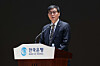Bank of Korea Gov. Rhee Chang-yong delivers his farewell speech at a ceremony held at the Bank of Korea in central Seoul on April 20. [JOINT PRESS CORPS]
