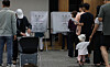 People cast their ballots at a polling station in Gangbuk District, northern Seoul, on May 30, the second and final day of early voting for the June 3 local elections. [YONHAP]