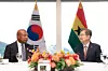 Foreign Minister Cho Hyun, right, holds a bilateral meeting with Ghanaian Foreign Minister Samuel Okudzeto Ablakwa on the sidelines of the Korea-Africa Foreign Ministers’ Meeting at the Lotte Hotel in central Seoul on June 1. [MINISTRY OF FOREIGN AFFAIRS]