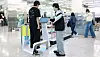A customer tries a foot-scanning service at The Hyundai Seoul in Yeouido, Yeongdeungpo District, western Seoul. [HYUNDAI DEPARTMENT STORE GROUP]