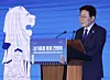 President Lee Jae Myung speaks at a dinner reception with the Korean community in Singapore in the city state on March 1. [YONHAP]