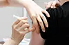 A patient receives a human papillomavirus vaccine at Kyung Hee University Hospital in this file photo provided by the hospital.[KYUNG HEE UNIVERSITY HOSPITAL]
