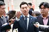 Kim Se-ui, operator of YouTube channel HoverLab, arrives at the Seoul Central District Court in Seocho District, southern Seoul, on May 26 to attend a pretrial detention hearing. [JOINT PRESS CORPS]