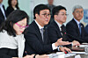 Minister of Culture, Sports and Tourism Chae Hwi-young, second from left, speaks during a meeting with his French counterpart at a venue in Jongno District, central Seoul, on April 3. [YONHAP]
