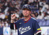 Ryu Ji-hyun, Korean national baseball team manager, looks on after a tune-up game against the Orix Buffaloes at Kyocera Dome in Osaka on March 3. [YONHAP]