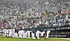 Doosan Bears players greet fans after winning a match against the KT Wiz at the Jamsil Baseball Stadium in southern Seoul on May 27. [NEWS1]
