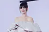 Actor Anne Hathaway poses for photos during a press conference for the upcoming film “The Devil Wears Prada 2” at the Four Seasons Hotel Seoul in Jongno District, central Seoul, on April 8. [DANIELA GONZALEZ PEREZ]