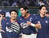 Lee Jung-hoo of Korea, center, celebrates after his team defeated Australia 7-2 in a Pool C game at the World Baseball Classic at Tokyo Dome in Tokyo on March 9. [YONHAP]