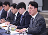 Prime Minister Kim Min-seok speaks during a youth policy coordination meeting held at SME DMC Tower in Mapo District, western Seoul, on April 28. [NEWS1]