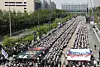 Union members chant slogans during a rally organized by the Joint Struggle Headquarters of Samsung Electronics labor unions at the company’s Pyeongtaek Campus in Godeok-dong, Pyeongtaek, Gyeonggi, on April 23. [NEWS1]