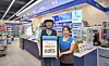 An employee at convenience store GS25, right, poses with a Coupang Eats delivery worker. [GS25]