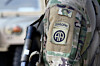 An 82nd Airborne Division paratrooper participates in artillery training during a field exercise at Fort Bragg, North Carolina, on Aug. 26, 2020. [AP/YONHAP]