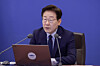 President Lee Jae Myung speaks during the senior staff meeting at the Blue House in Jongno District, central Seoul, on May 28. [JOINT PRESS CORPS]