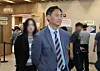 Morse Tan, a professor at Liberty University who has raised allegations of election fraud, visits an early voting station in Pyeongtaek, Gyeonggi, on May 29, ahead of the June 3 local elections. [NEWS1]