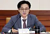 Industry Minister Kim Jung-kwan speaks during a meeting with economy-related ministers on May 29. [NEWS1]